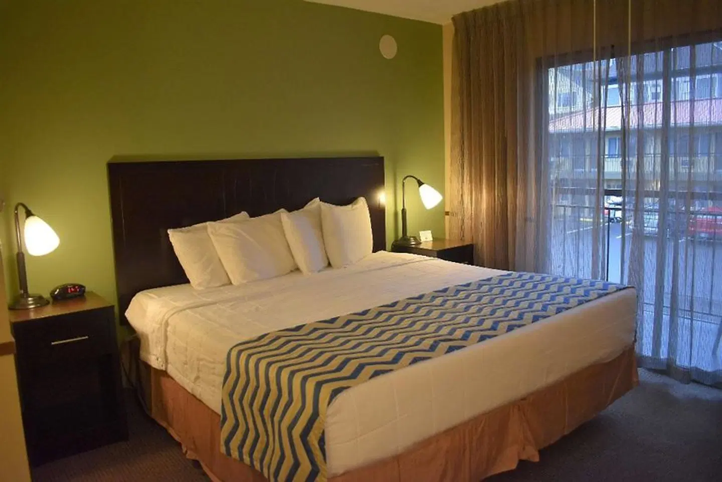 Travelodge Portland City Center ROOM_EXAMPLE
