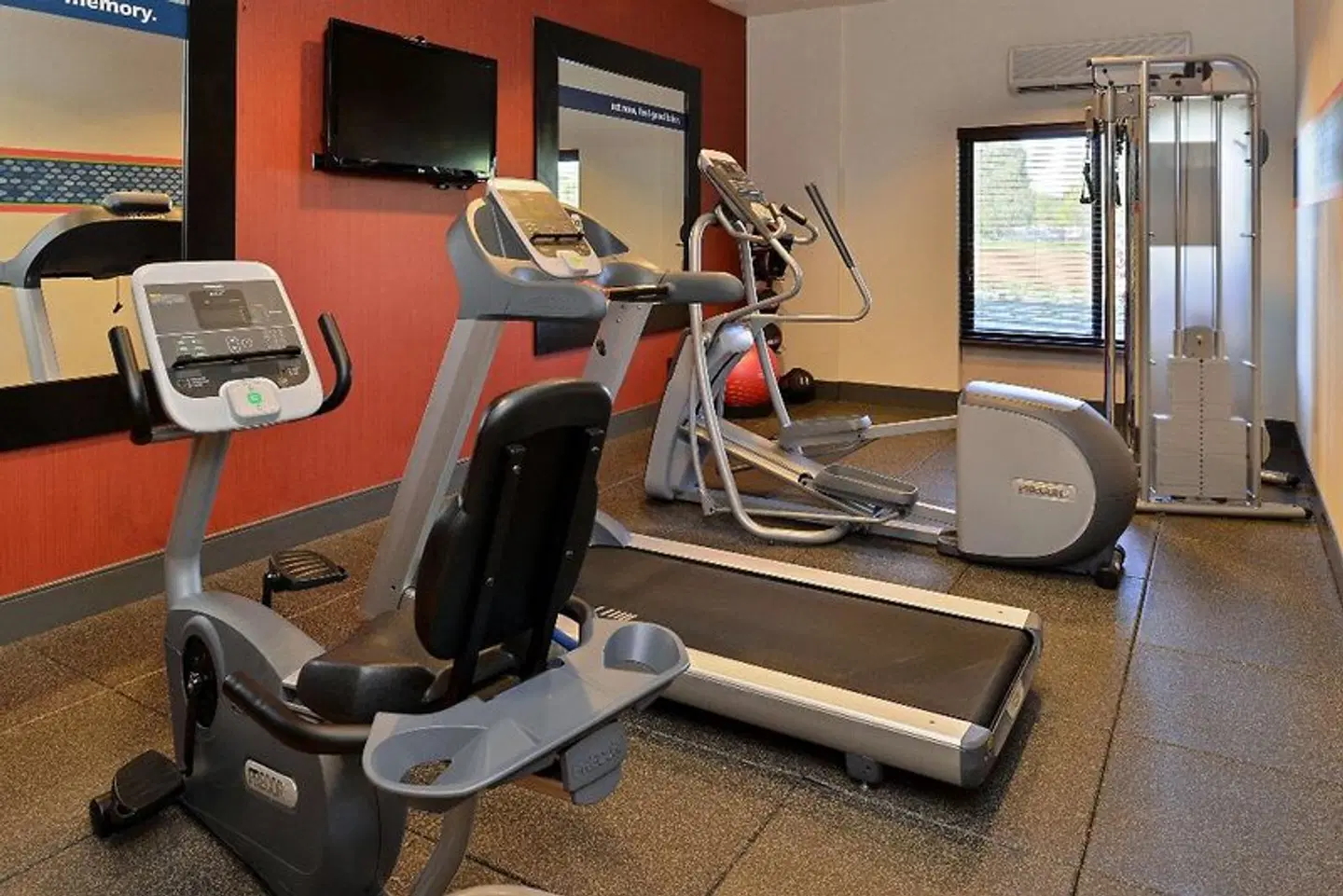 Hampton Inn Portland East SPORTS_AND_LEISURE
