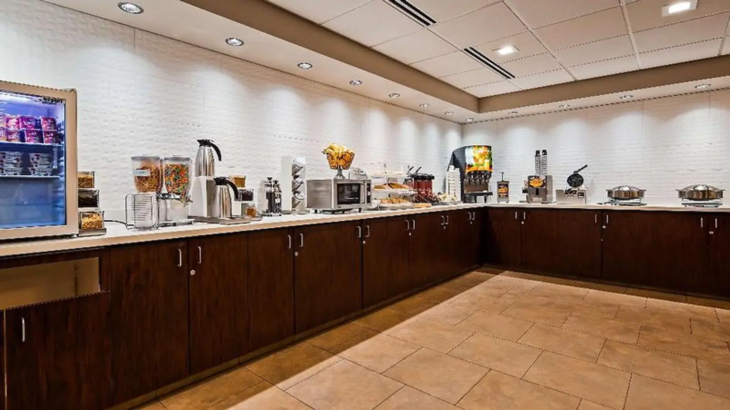 Holiday Inn Express Portland Airport Restaurant