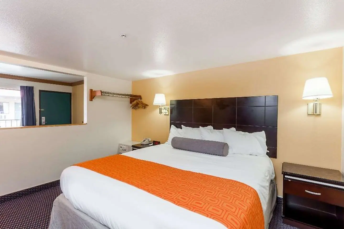 Howard Johnson by Wyndham Norco ROOM_EXAMPLE