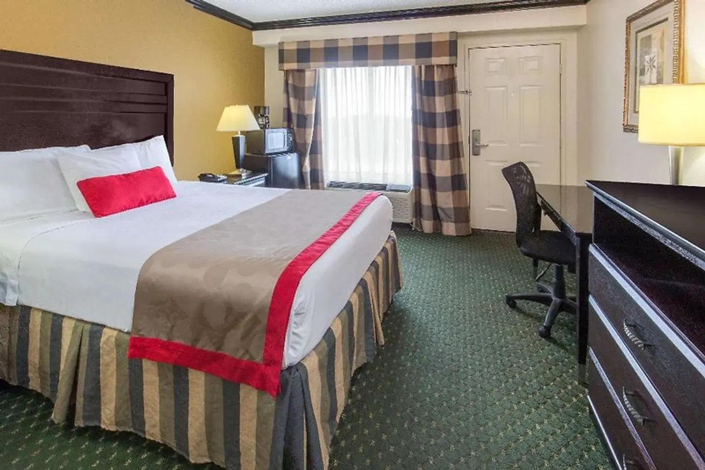 Ramada Ontario Airport ROOM_EXAMPLE