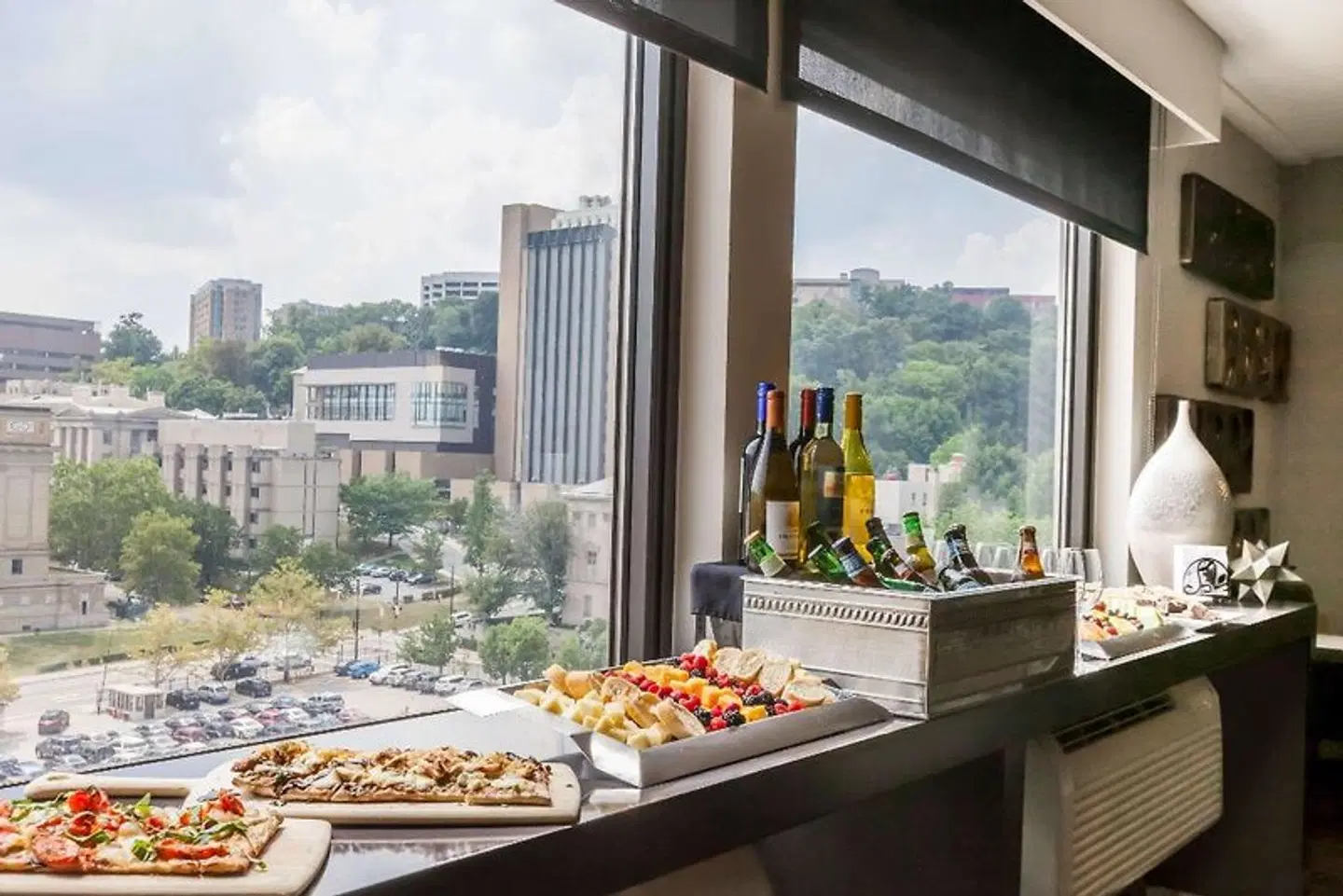 Wyndham Pittsburgh University Center Restaurant