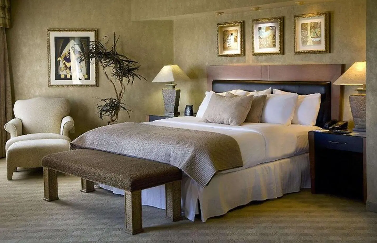 Embassy Suites by Hilton Phoenix - Scottsdale ROOM_EXAMPLE