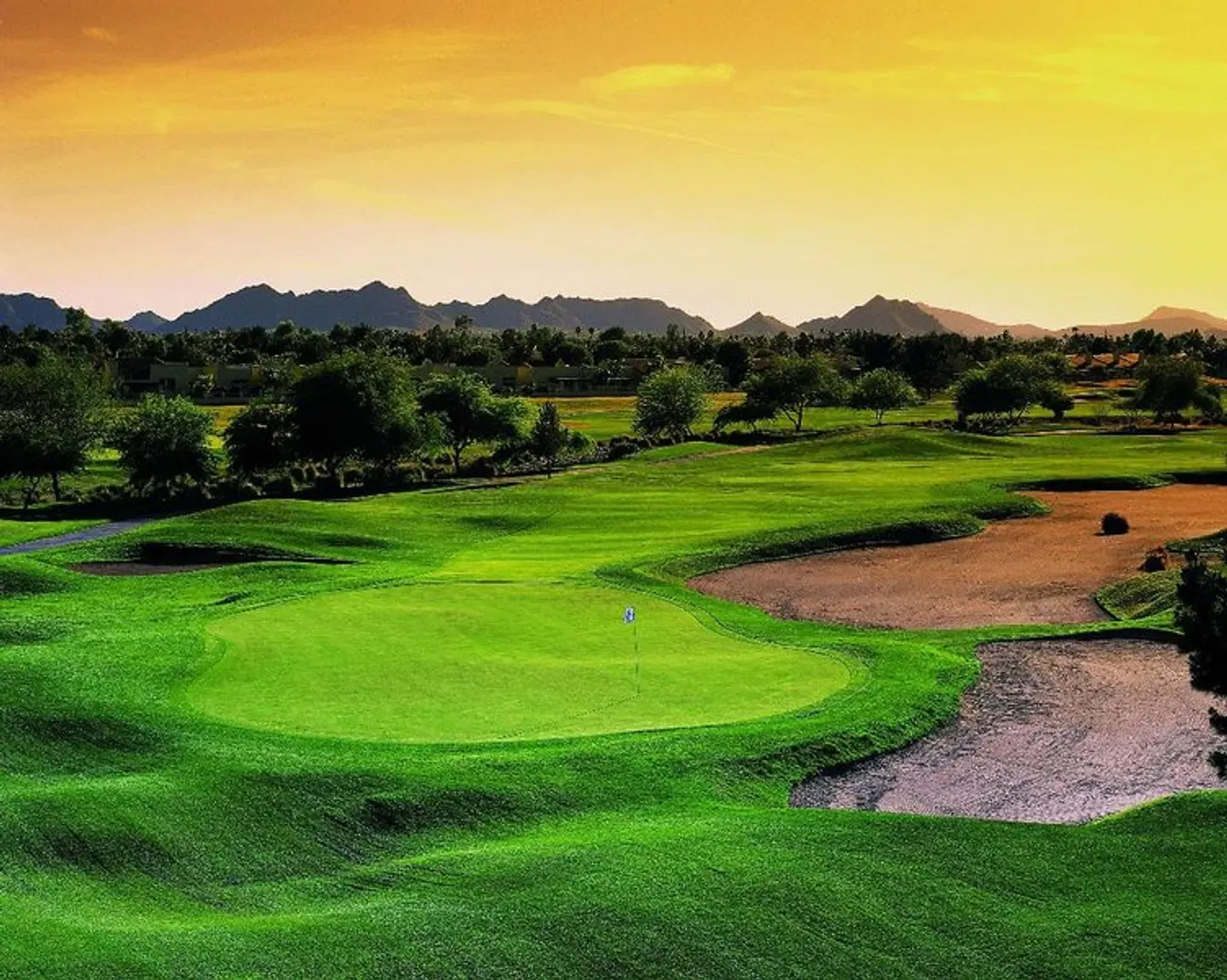 Embassy Suites by Hilton Phoenix - Scottsdale SPORTS_AND_LEISURE