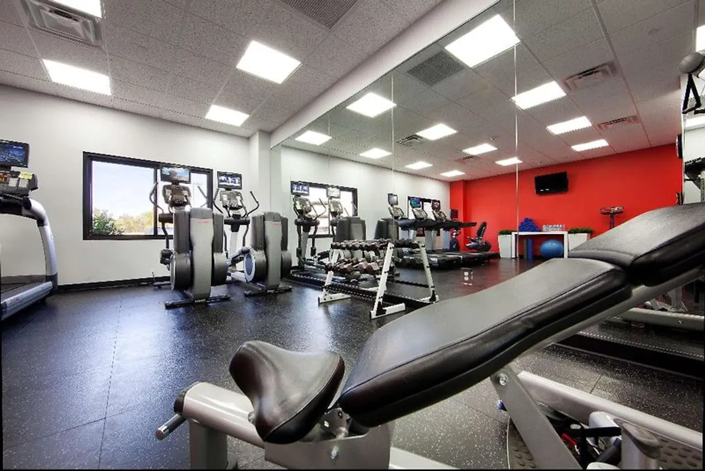 Radisson Hotel Phoenix Airport SPORTS_AND_LEISURE