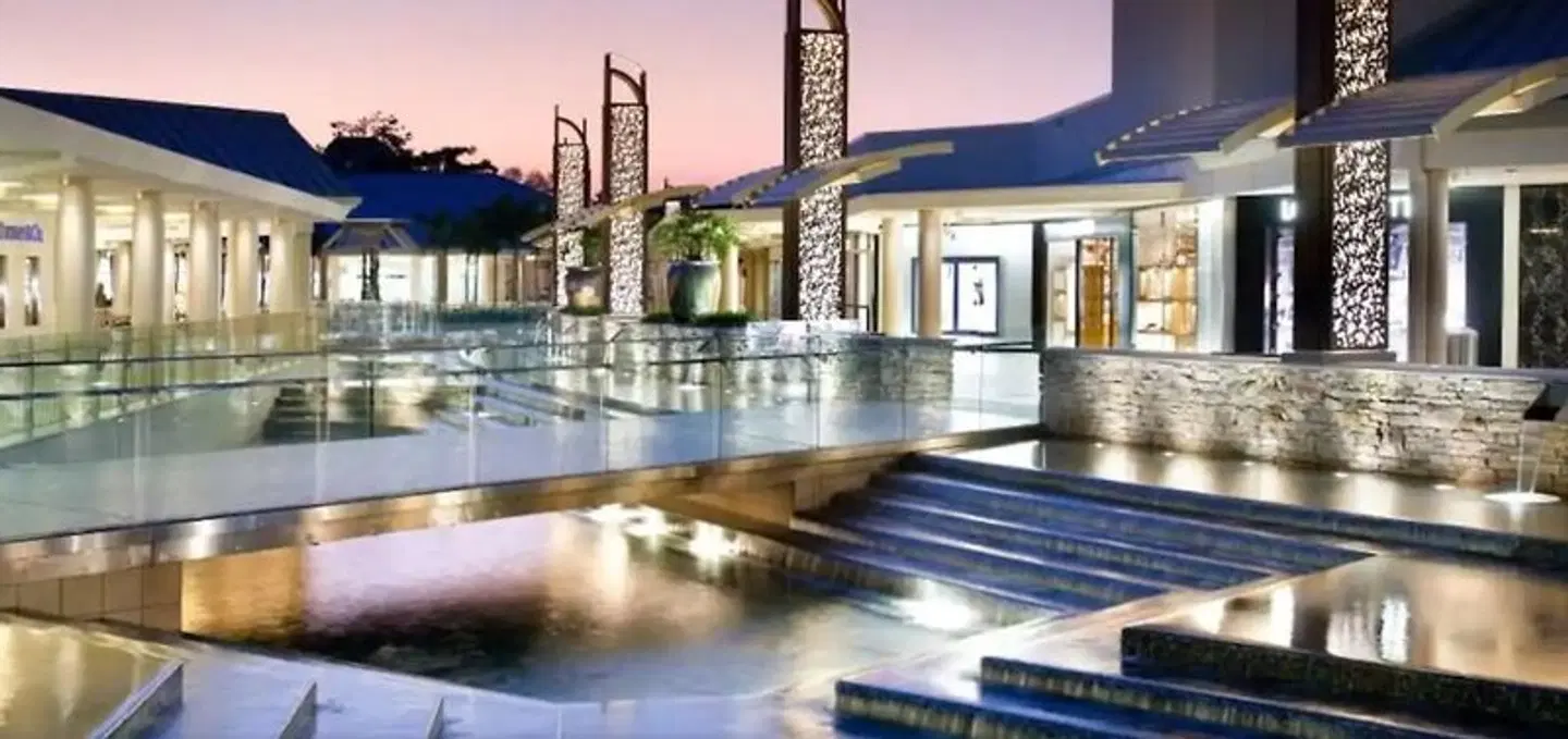 Ramada Naples OUTDOOR_POOL