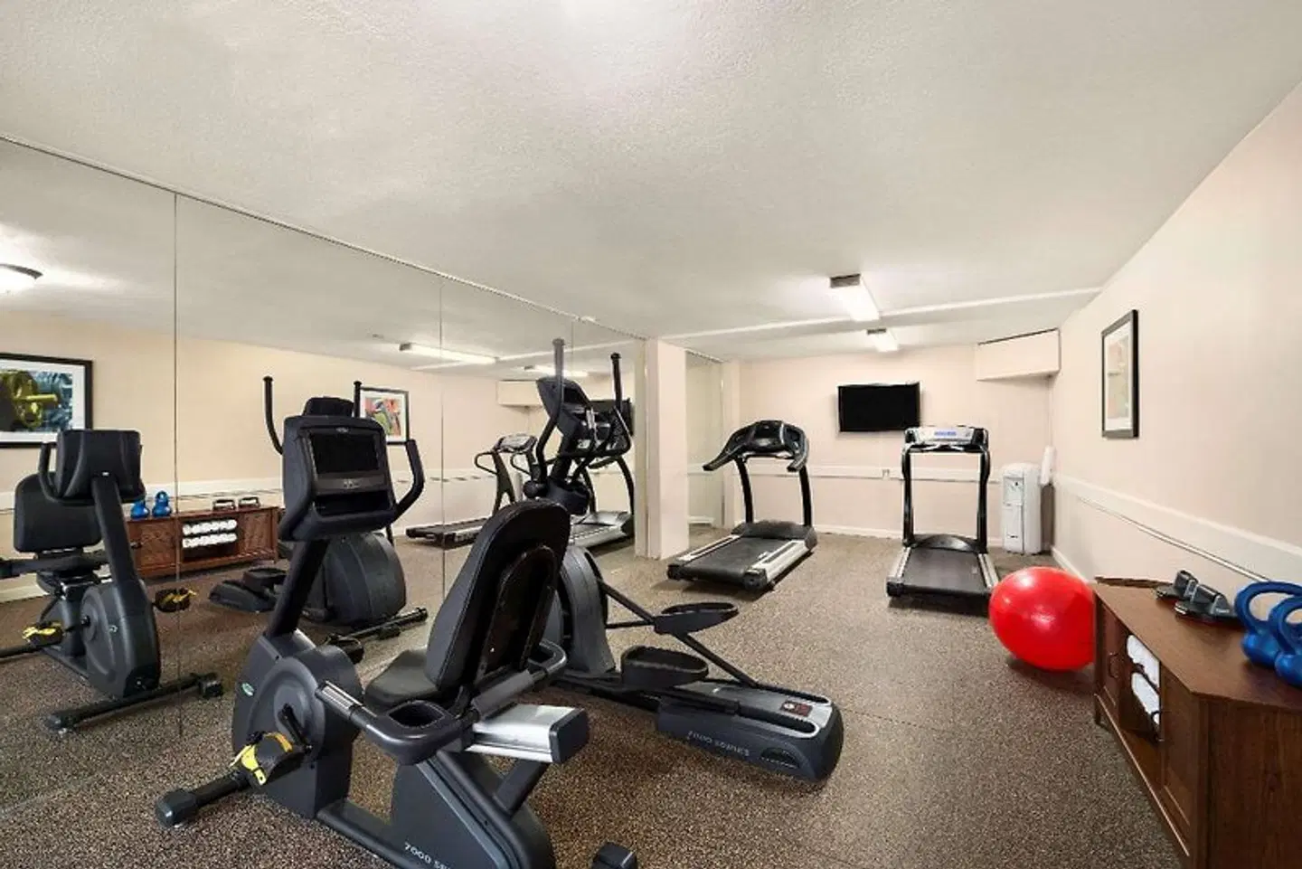 Ramada Naples SPORTS_AND_LEISURE