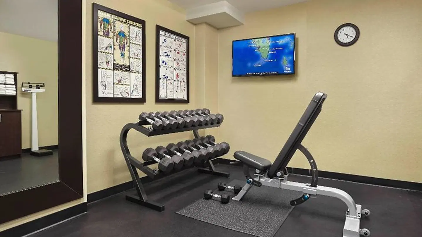 Holiday Inn Express & Suites Naples Downtown - 5th Avenue SPORTS_AND_LEISURE