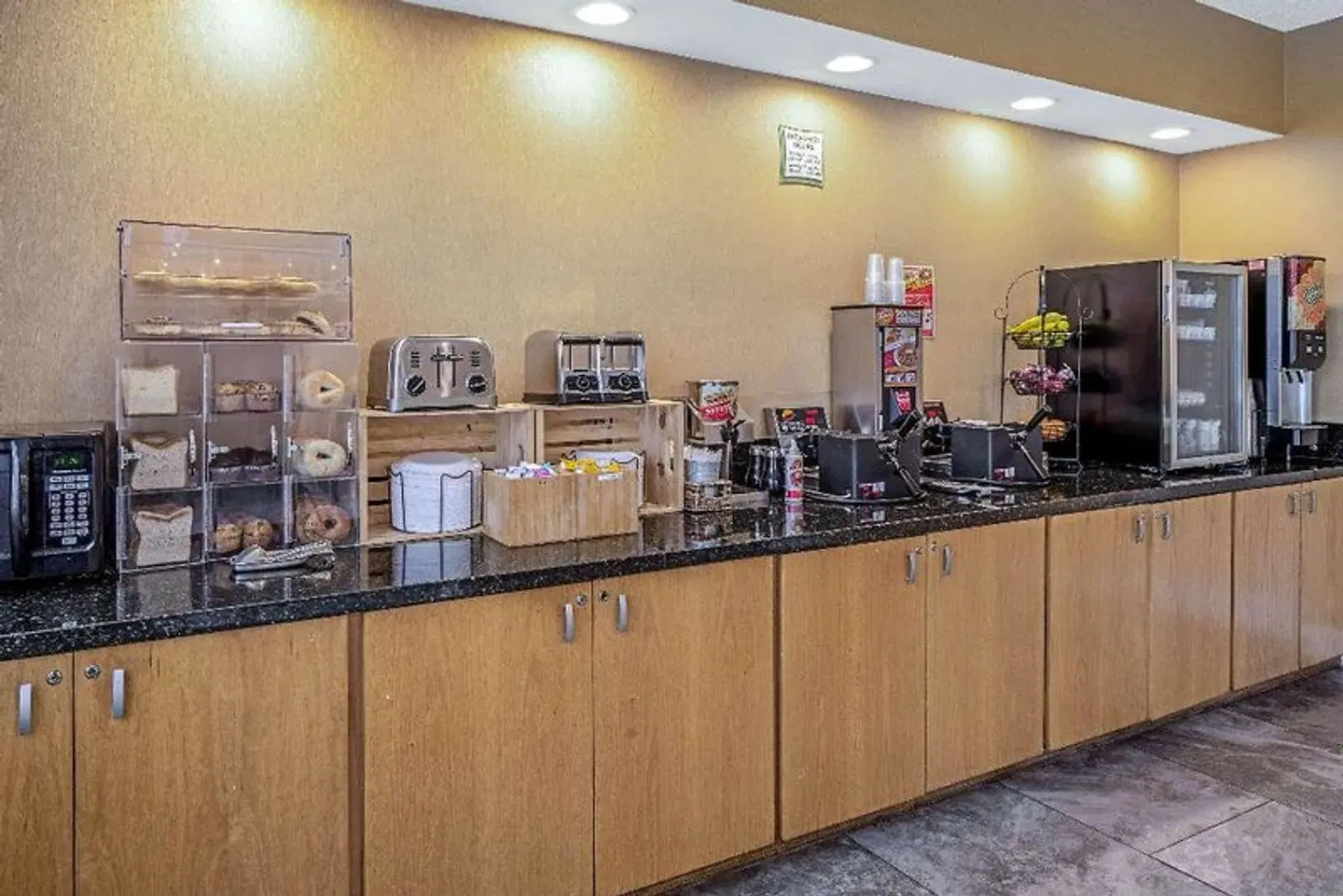 La Quinta Inn & Suites by Wyndham Naples Downtown LOUNGE_LOBBY