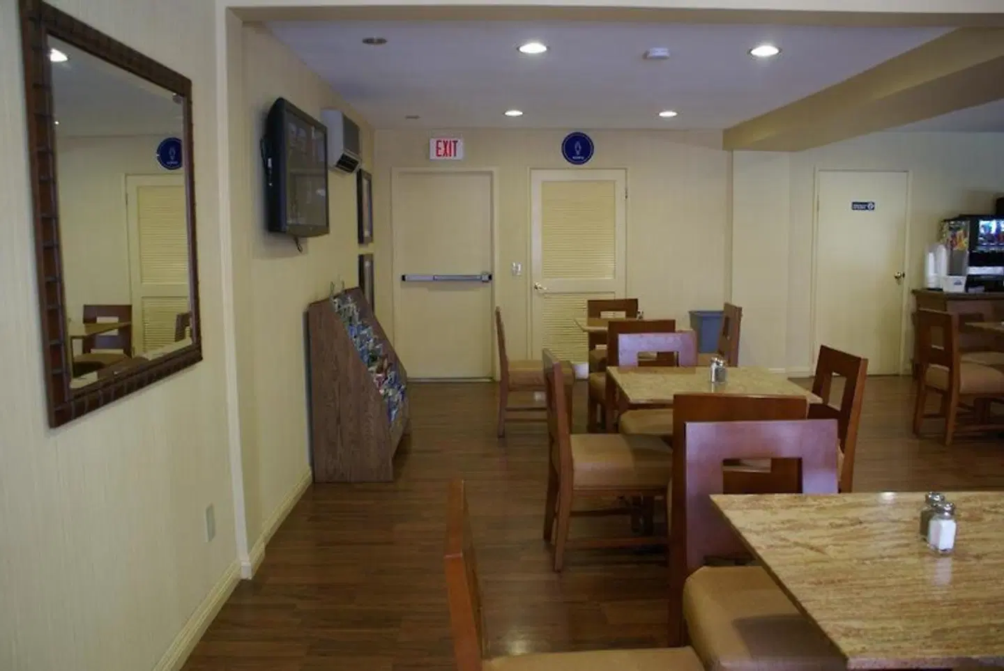 Days Inn by Wyndham San Diego Near Sea World ROOM_EXAMPLE