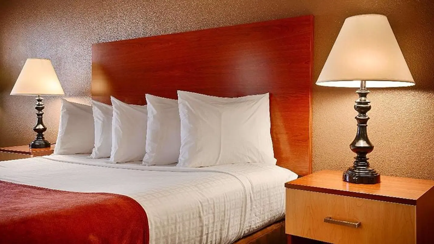 Best Western Discovery Inn ROOM_EXAMPLE