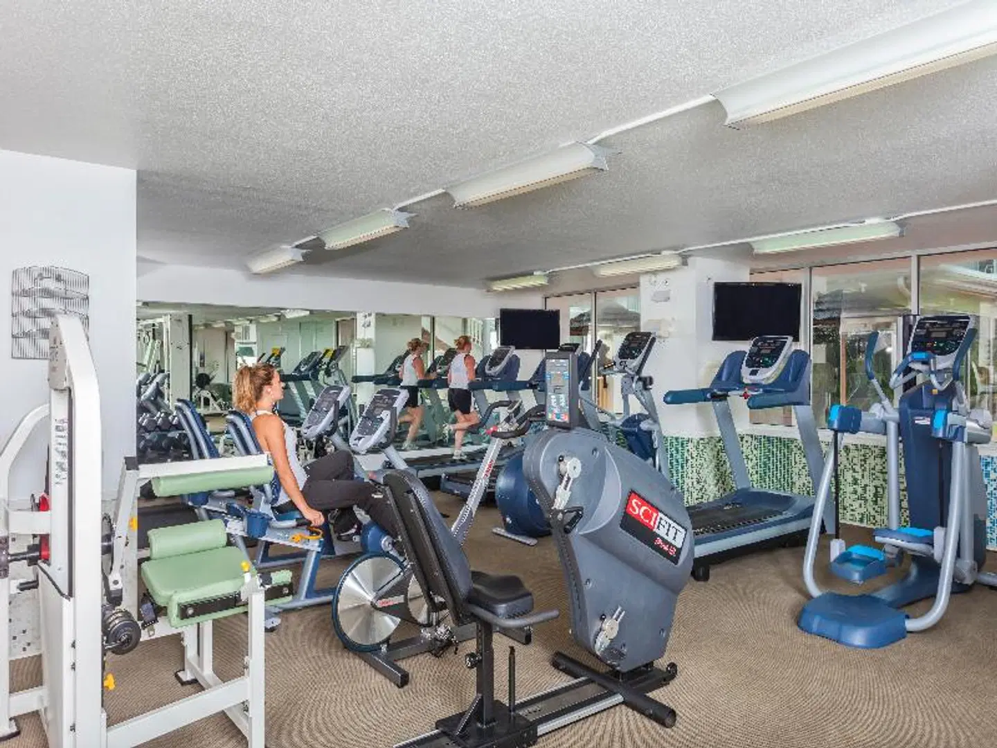 El Tropicano Riverwalk SPORTS_AND_LEISURE