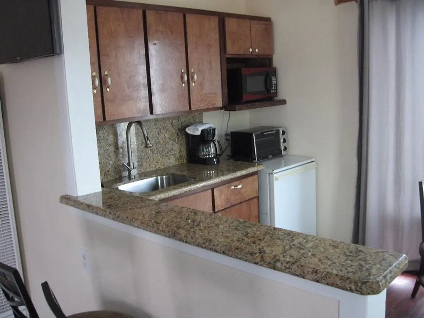 Dolphin Cove Motel ROOM_EXAMPLE