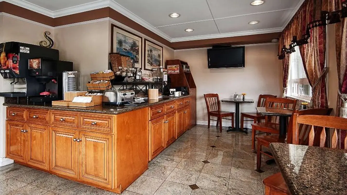 Best Western Tradewinds Restaurant