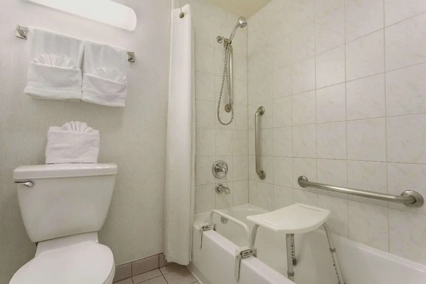Days Inn by Wyndham San Diego/Downtown/Convention Center Badezimmer