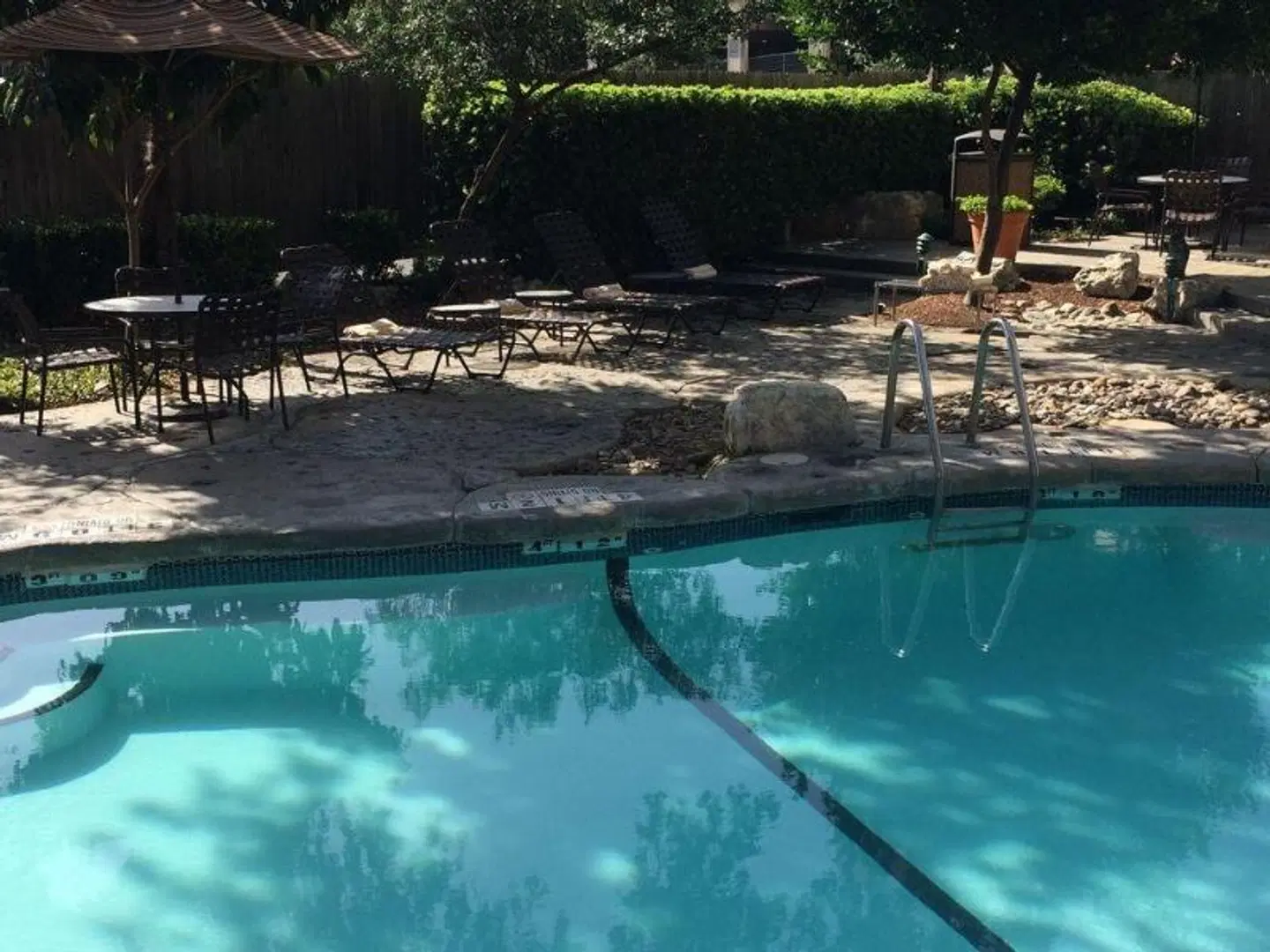 The Crockett Hotel OUTDOOR_POOL