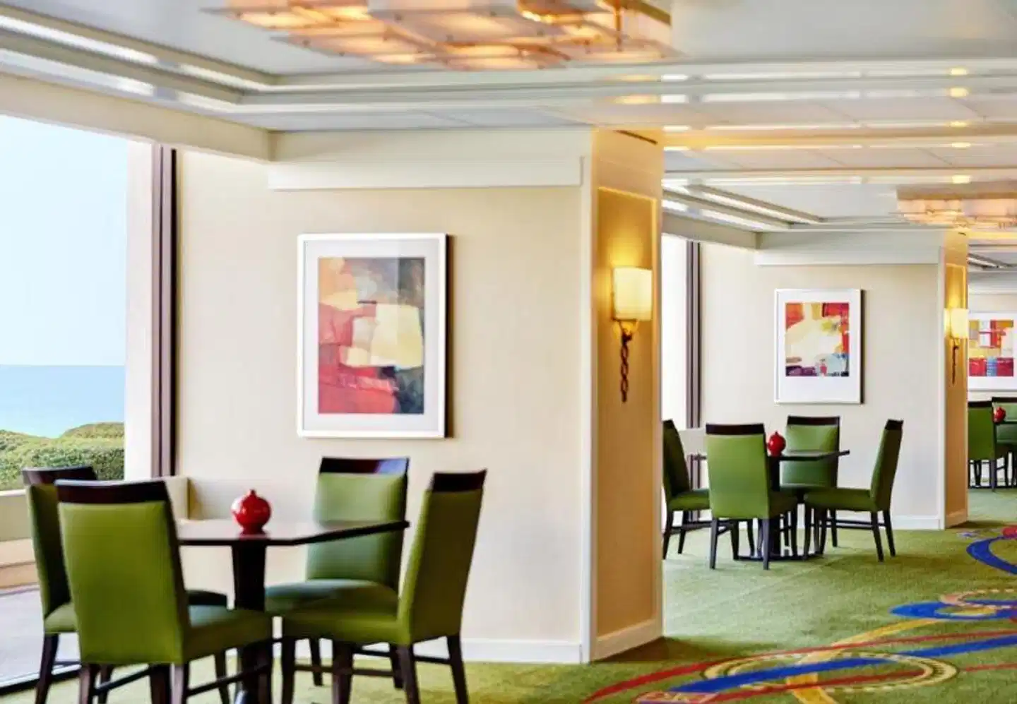 San Francisco Airport Marriott Waterfront Lobby