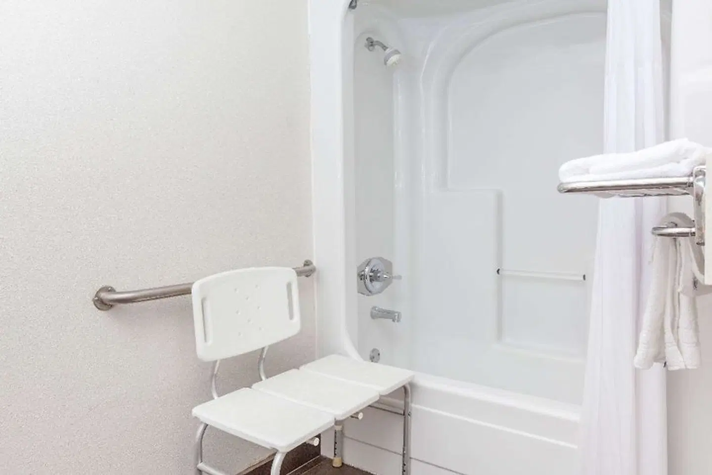 Days Inn by Wyndham San Francisco S/Oyster Point Airport Badezimmer