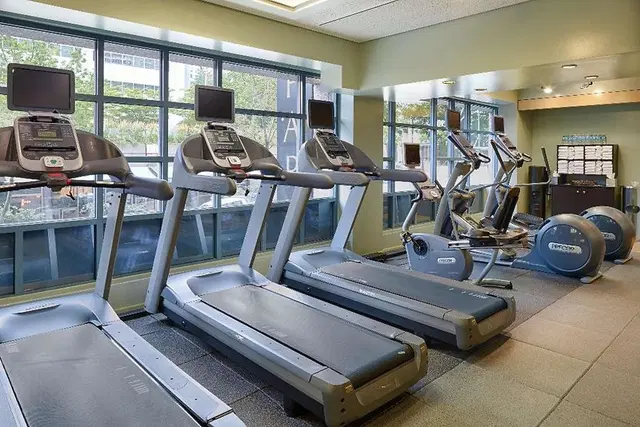 Hilton Seattle SPORTS_AND_LEISURE