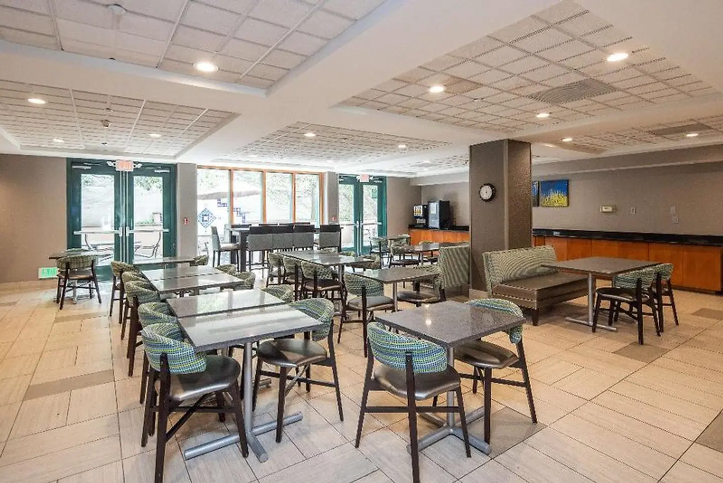 Best Western Plus Coyote Point Inn LOUNGE_LOBBY