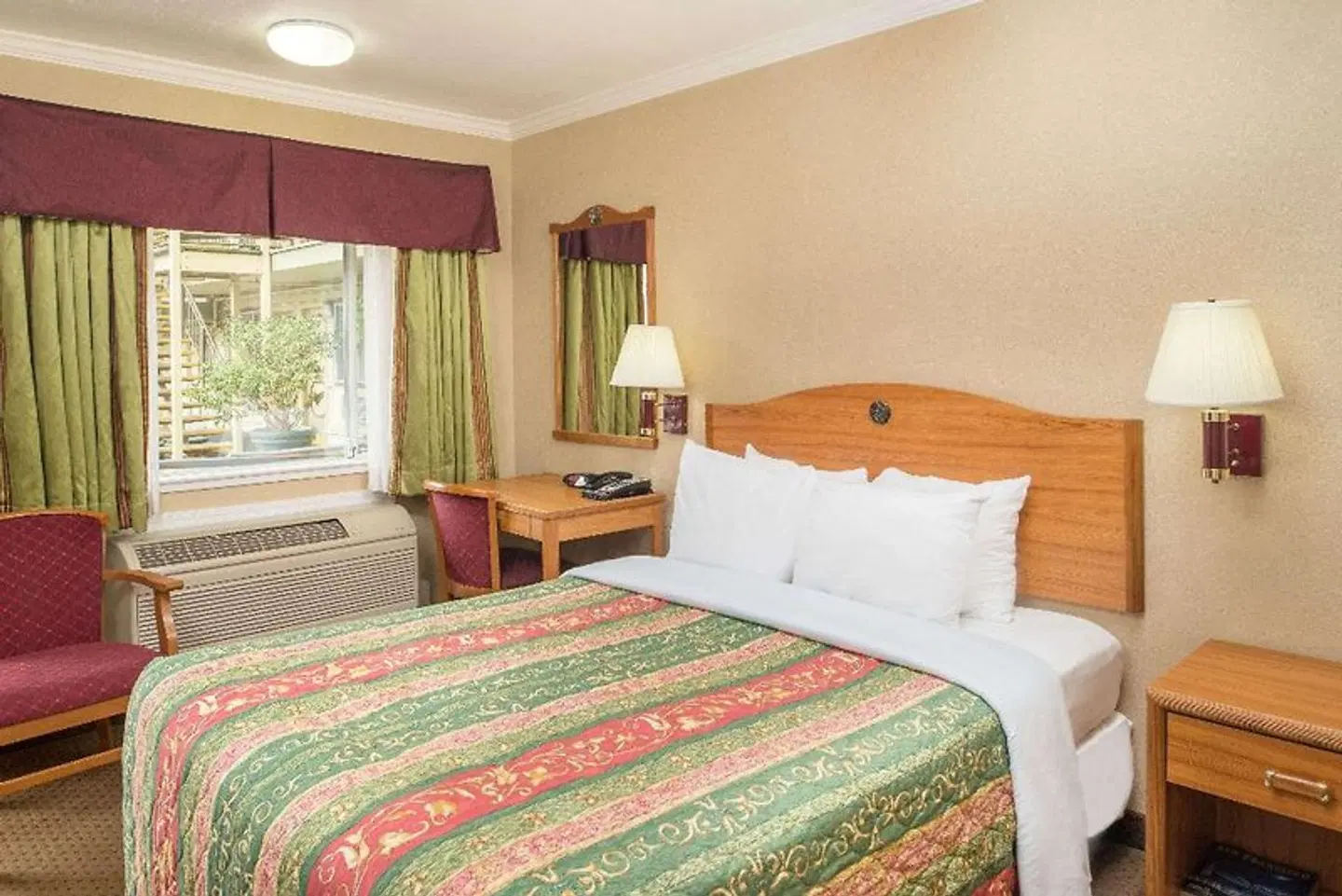 Days Inn by Wyndham San Francisco Downtown/Civic Cntr Area ROOM_EXAMPLE