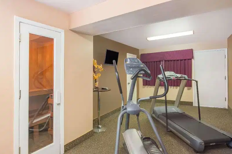 Days Inn by Wyndham Redwood City – Hotelfoto