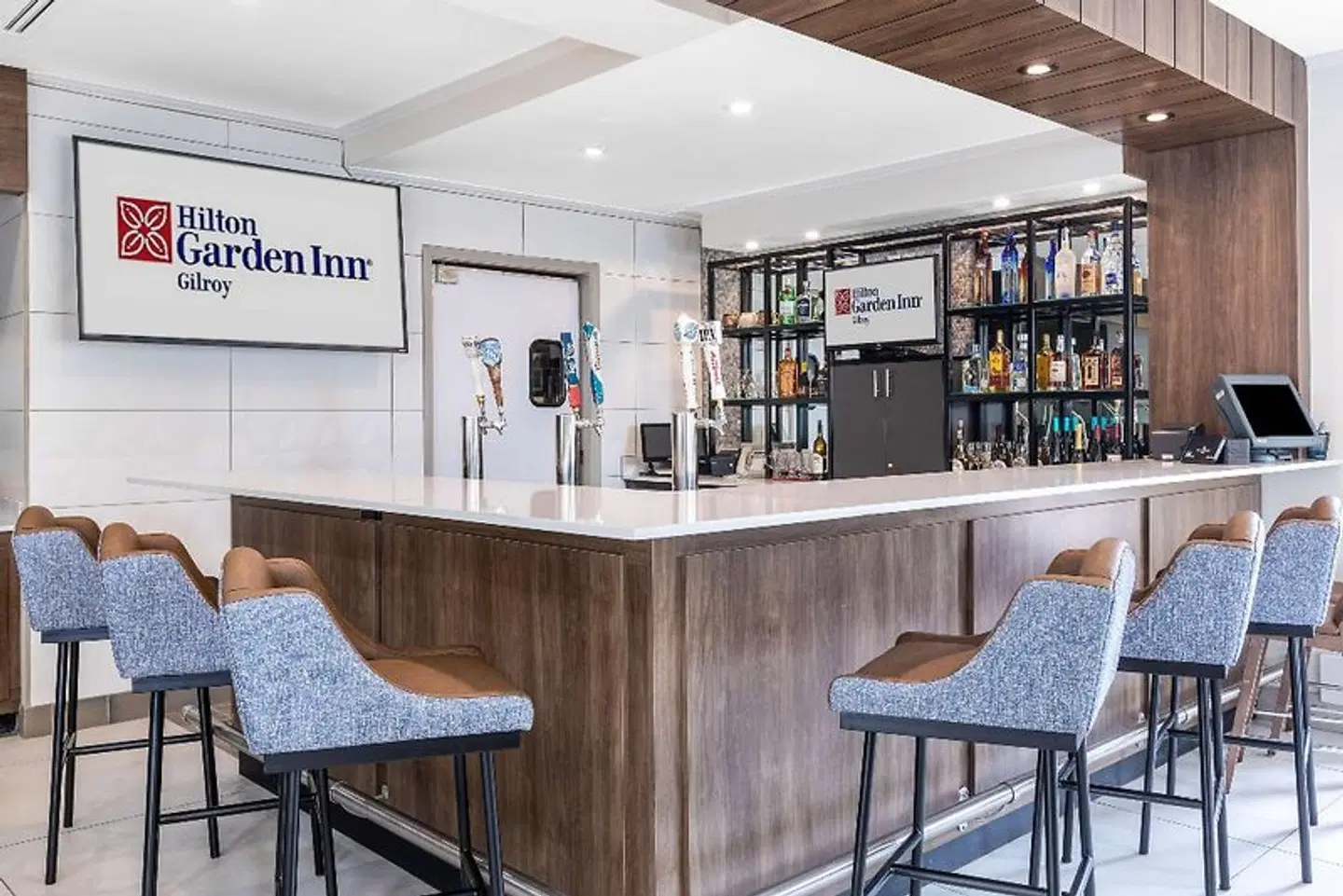 Hilton Garden Inn Gilroy Bar