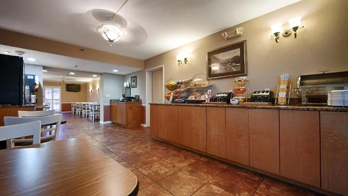 Baymont by Wyndham Sarasota Restaurant