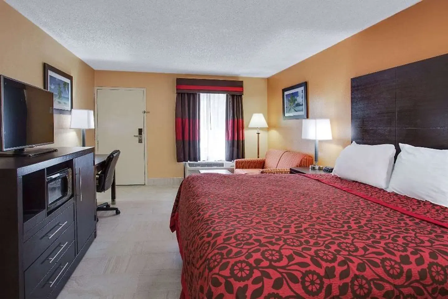 Days Inn by Wyndham Sarasota Bay ROOM_EXAMPLE