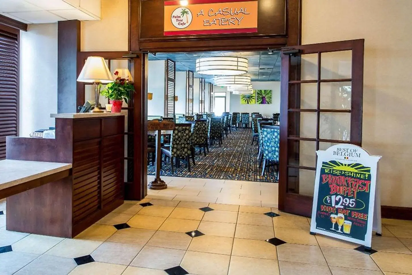 Clarion Anaheim Bar