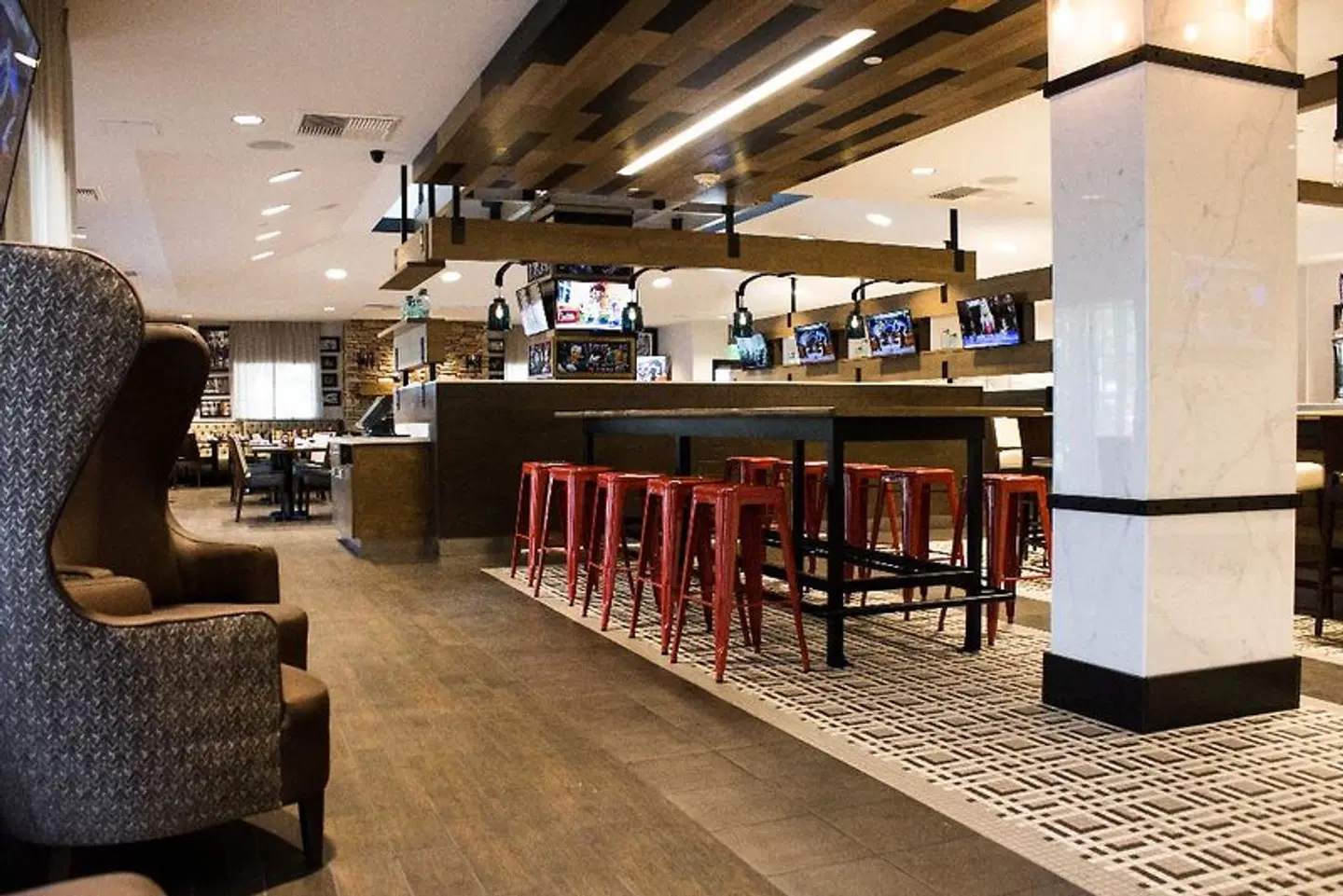 Sonesta Anaheim Resort Area Bar