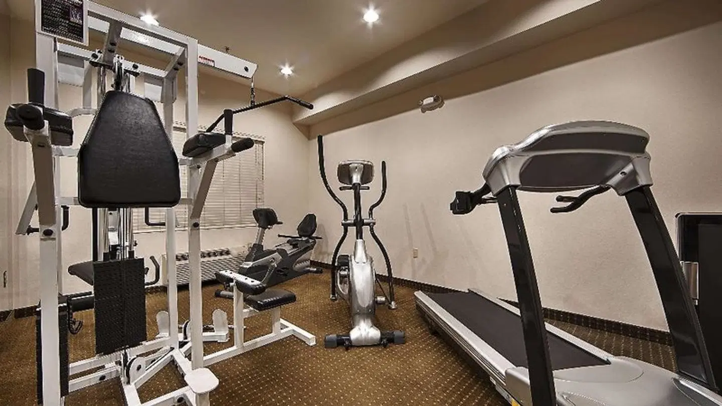 Best Western PLUS Lake Elsinore Inn & Suites SPORTS_AND_LEISURE