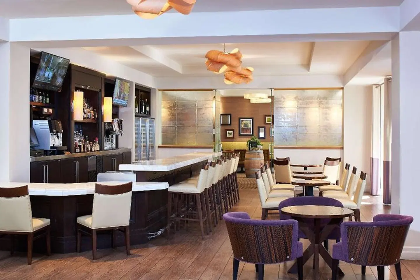 DoubleTree by Hilton Irvine Spectrum Bar