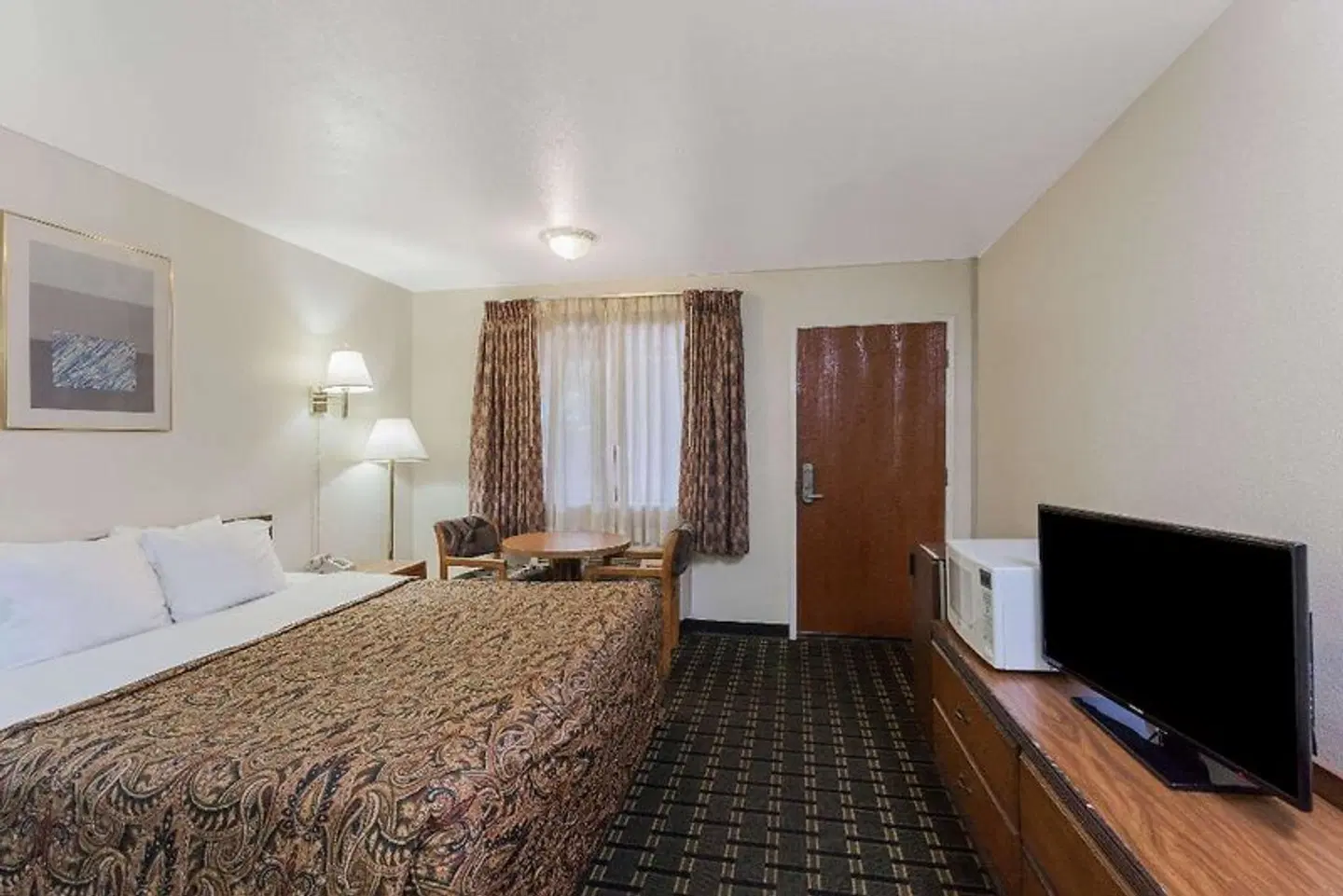Days Inn by Wyndham Anaheim West ROOM_EXAMPLE