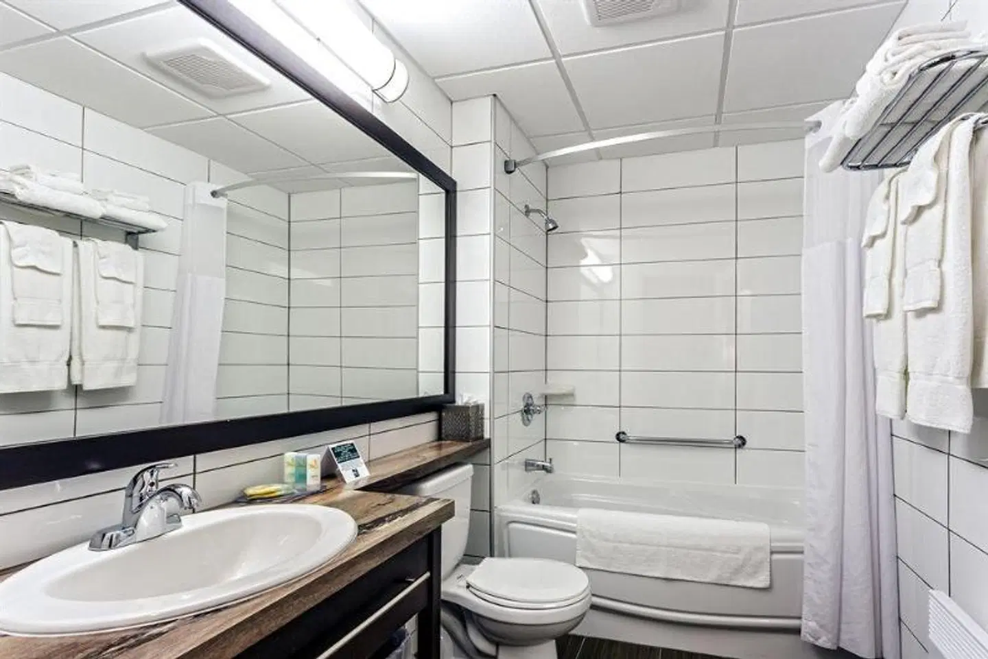 Quality Inn & Suites Matane Badezimmer