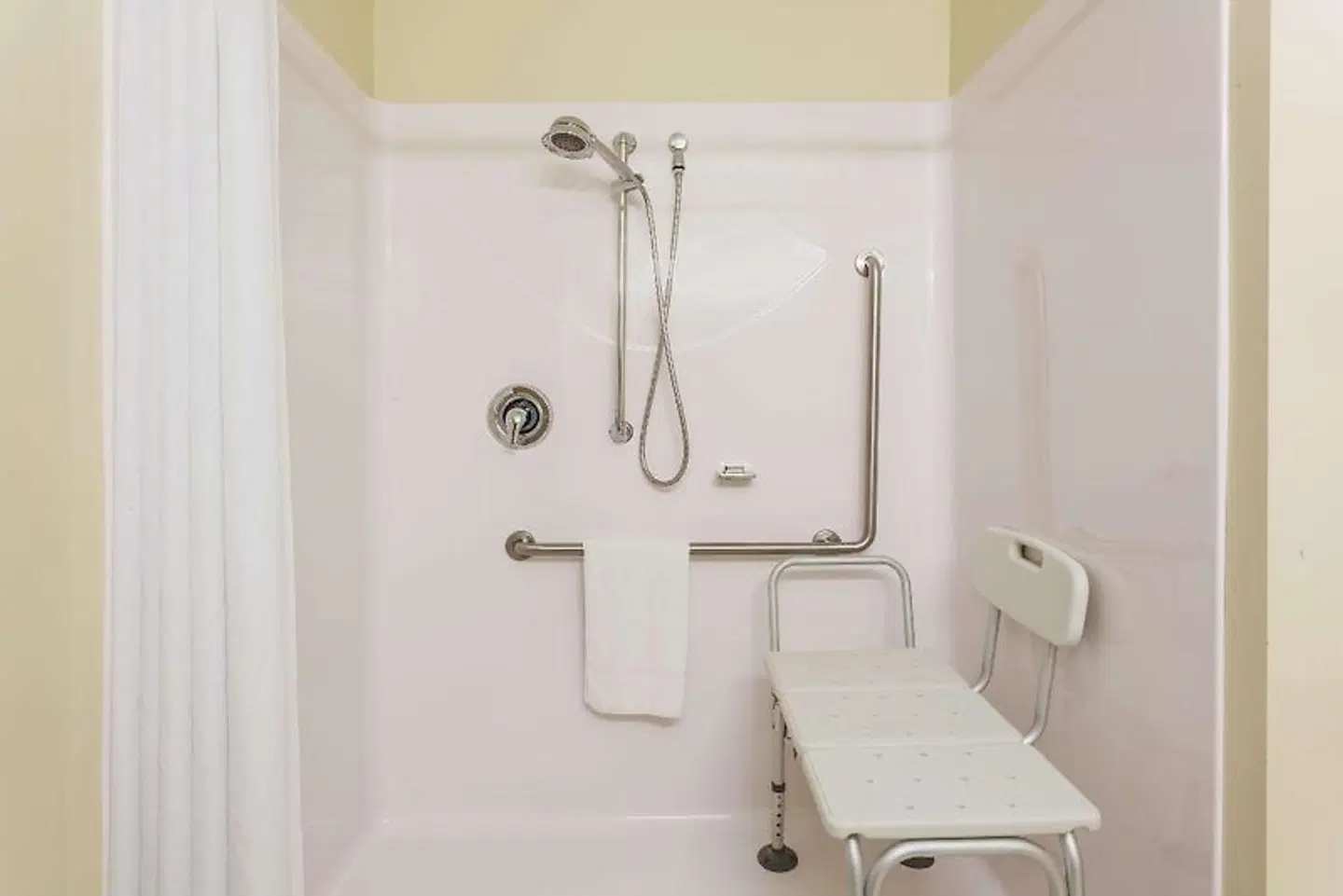 Super 8 by Wyndham Campbellton NB Badezimmer