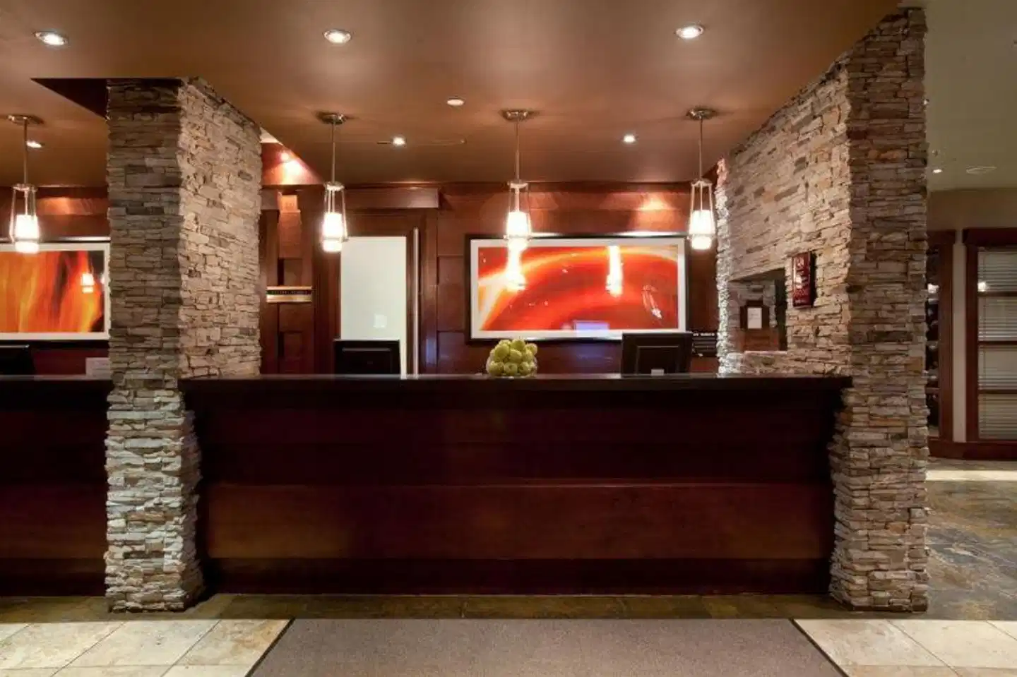 Sandman Hotel Edmonton West Lobby