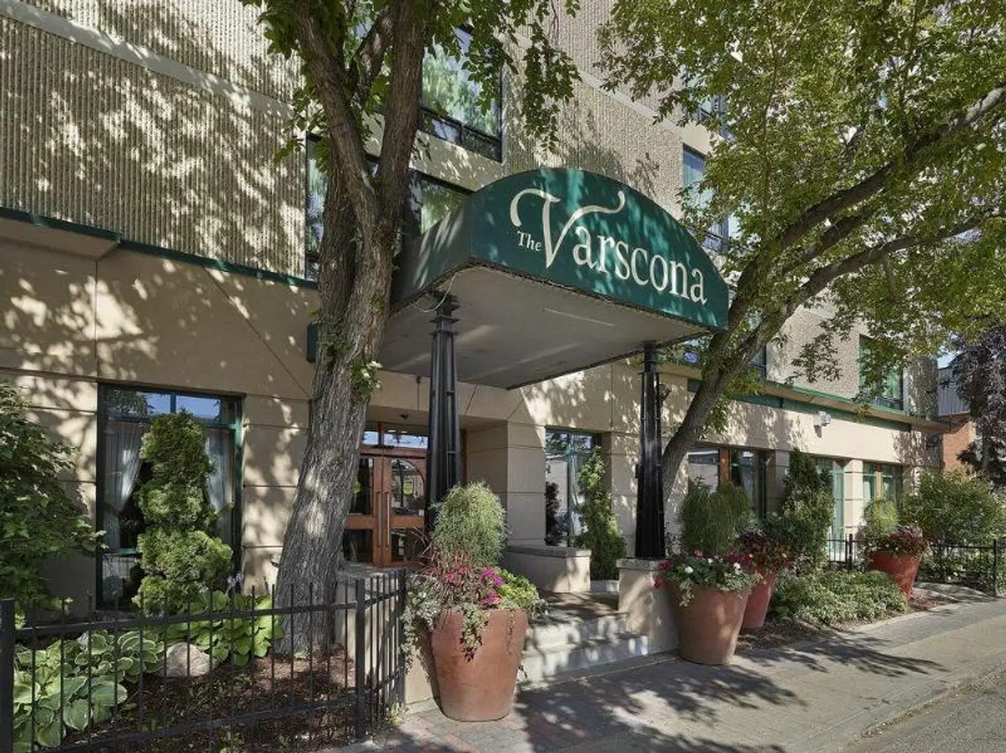Varscona Hotel on Whyte EXTERIOR