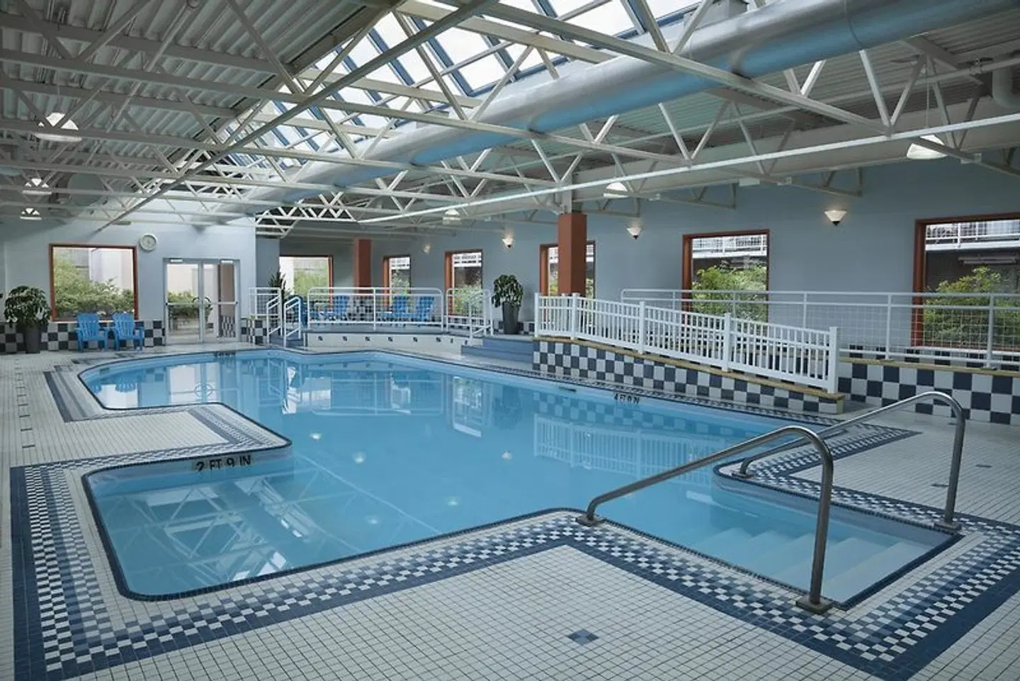 Delta Halifax Hallenbad