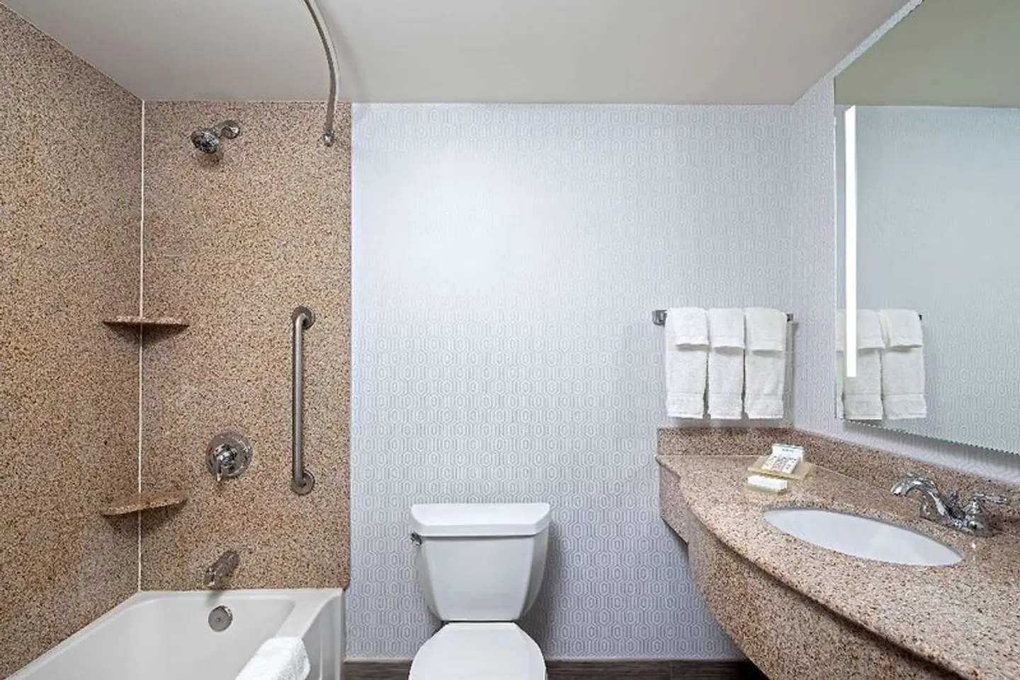 Hilton Garden Inn Halifax Airport Badezimmer