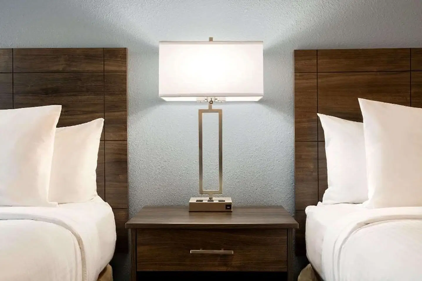 Travelodge Suites New Glasgow ROOM_EXAMPLE