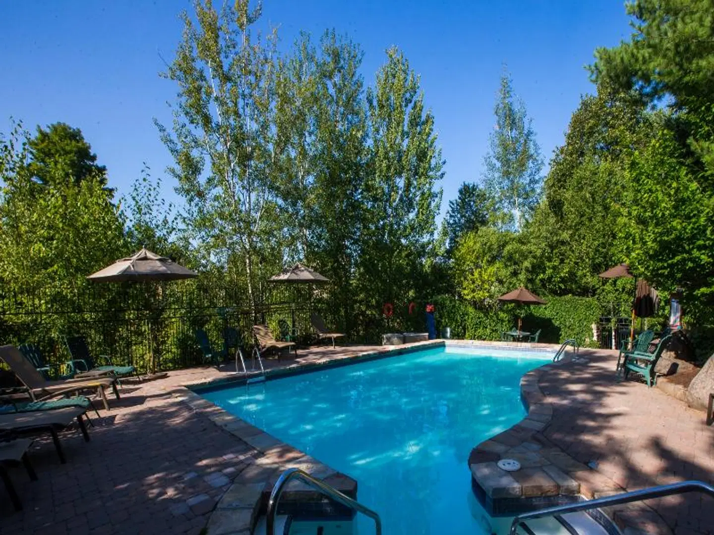 Lodge de la Montagne OUTDOOR_POOL