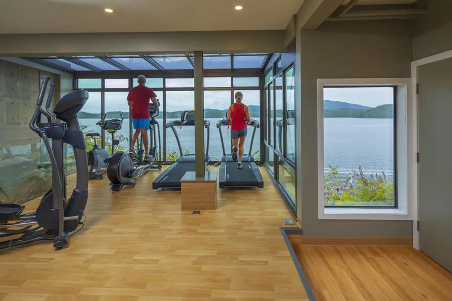 Crest Hotel SPORTS_AND_LEISURE