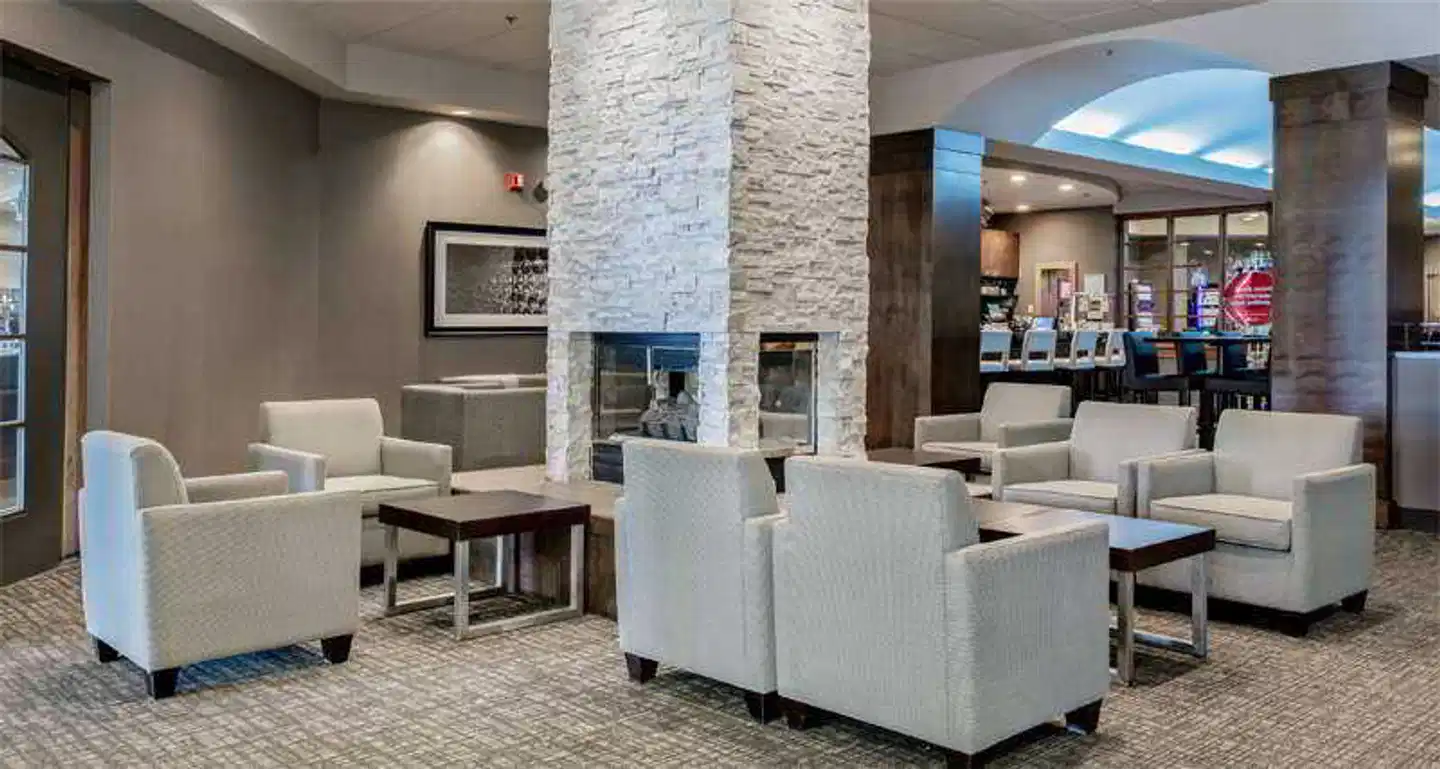Delta Hotels by Marriott Saguenay Conference Centre Lobby