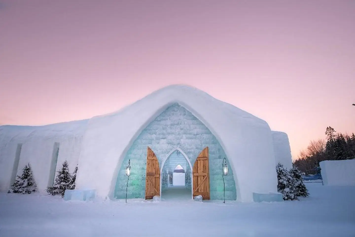 Hotel de Glace EXTERIOR