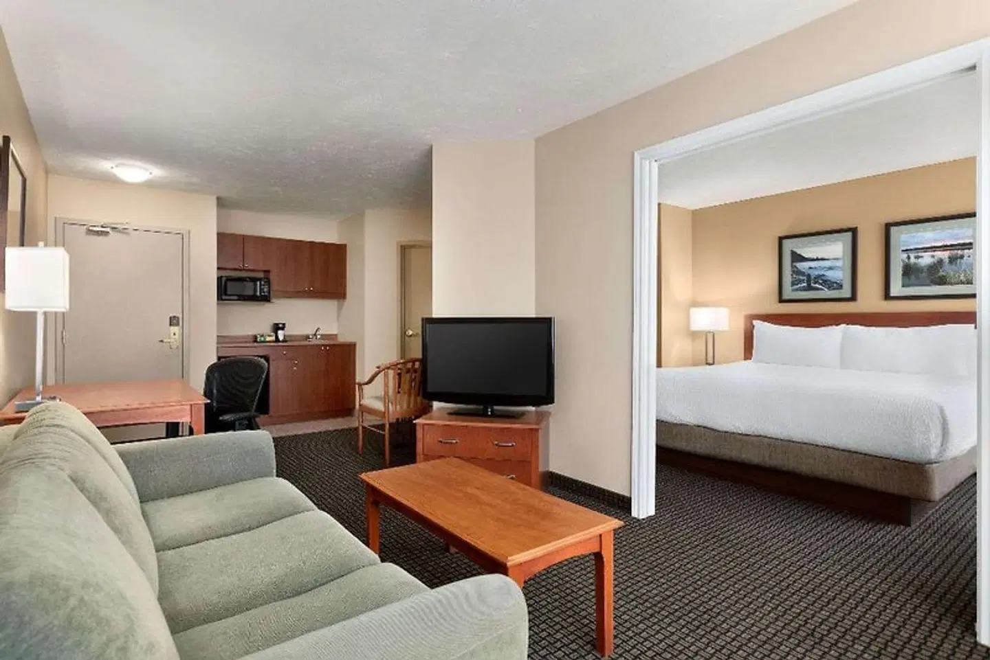 Days Inn & Suites by Wyndham Moncton ROOM_EXAMPLE