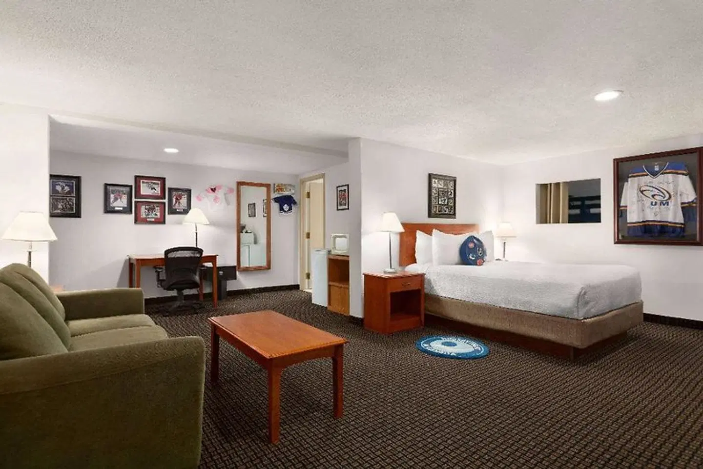 Days Inn & Suites by Wyndham Moncton ROOM_EXAMPLE