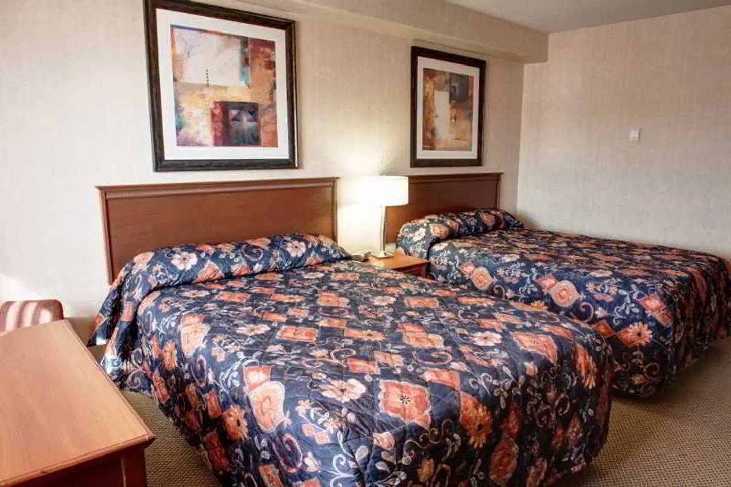 Sandman Hotel & Suites Regina ROOM_EXAMPLE