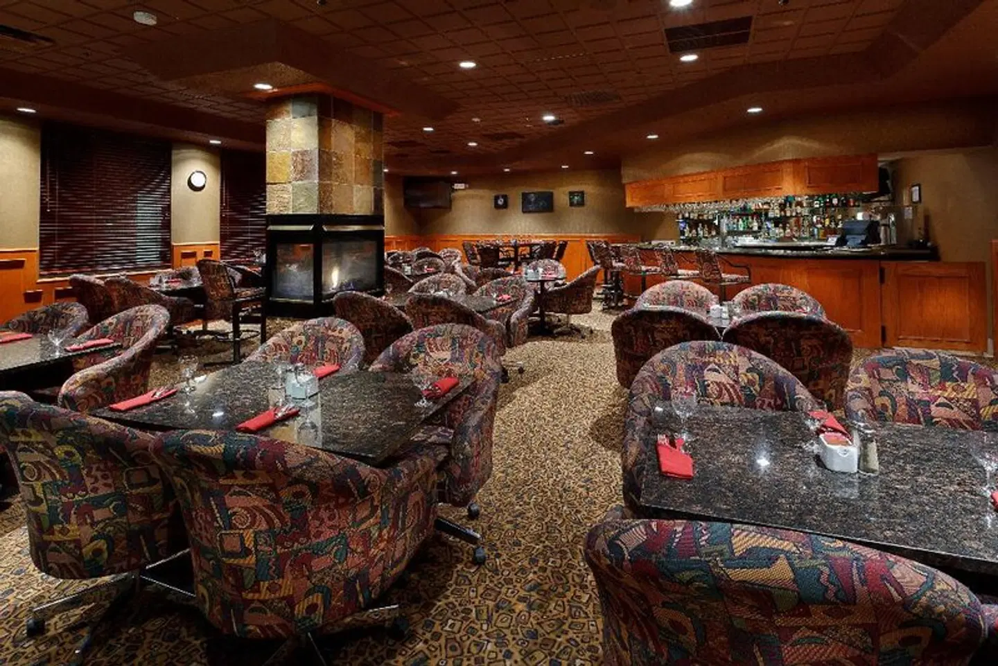 Holiday Inn Hinton Bar