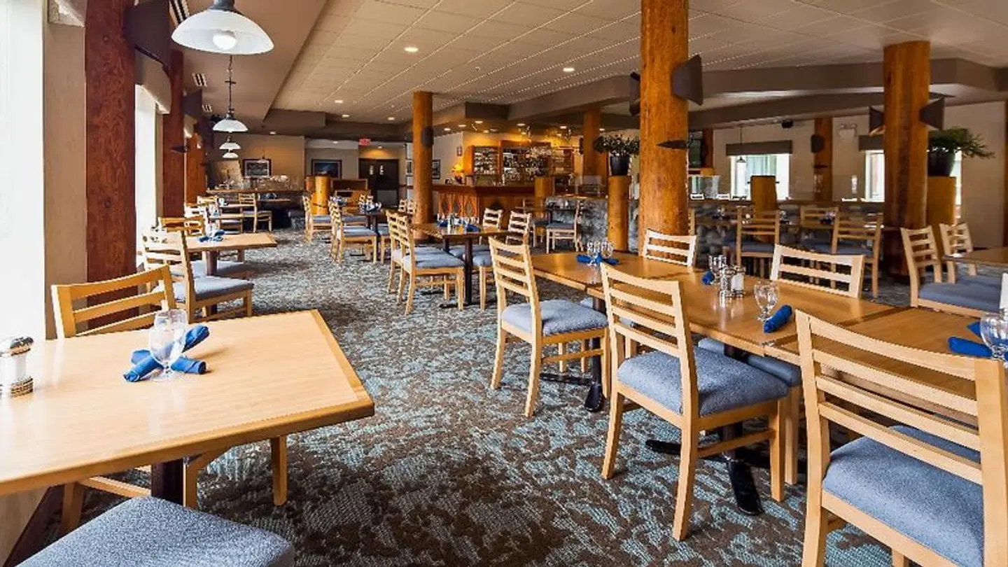 BEST WESTERN PLUS Valemount Inn & Suites Bar